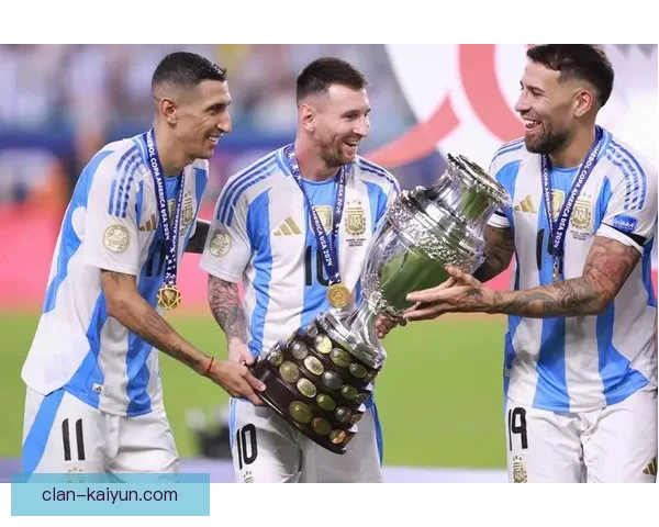 奥塔门迪世界杯决赛表现稳健，助力阿根廷争夺荣誉