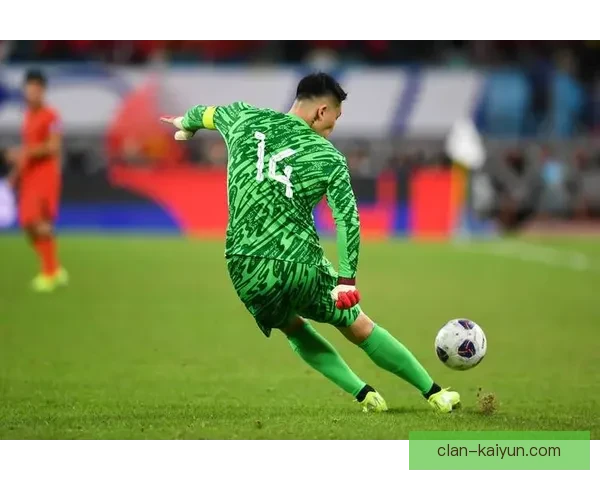 卡瓦尼战术适配性引发关注，继续展现出色比赛状态和竞争力。